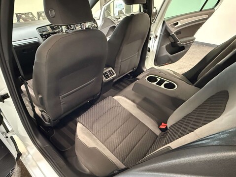 Volkswagen Golf 1.5 Golf R-Line TSi Evo Semi-Auto 5dr 56