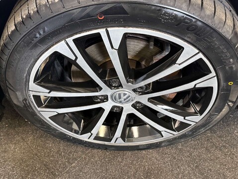 Volkswagen Golf 1.5 Golf R-Line TSi Evo Semi-Auto 5dr 11