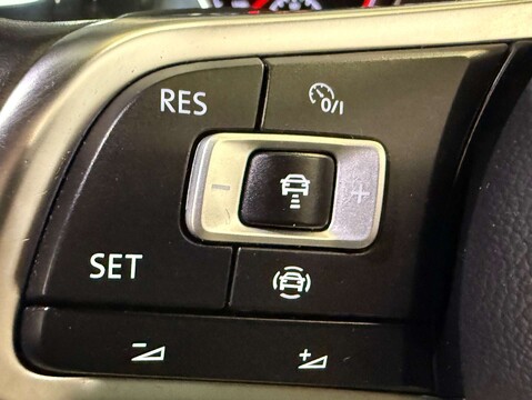 Volkswagen Golf 1.5 Golf R-Line TSi Evo Semi-Auto 5dr 21