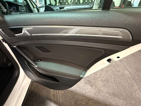 Volkswagen Golf 1.5 Golf R-Line TSi Evo Semi-Auto 5dr 39