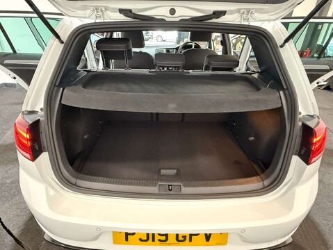 Volkswagen Golf 1.5 Golf R-Line TSi Evo Semi-Auto 5dr 45