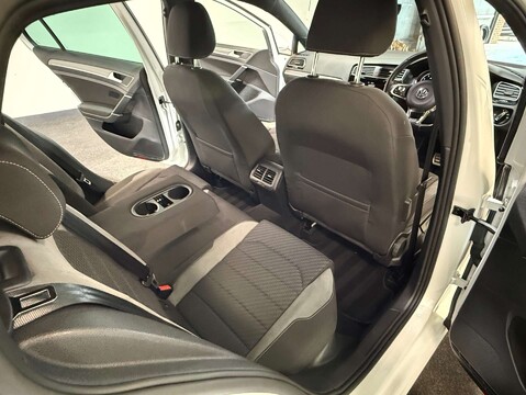 Volkswagen Golf 1.5 Golf R-Line TSi Evo Semi-Auto 5dr 47