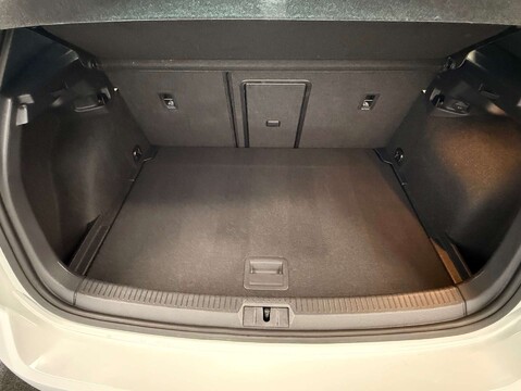 Volkswagen Golf 1.5 Golf R-Line TSi Evo Semi-Auto 5dr 49