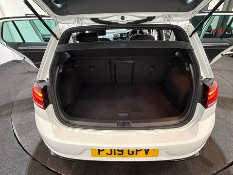 Volkswagen Golf 1.5 Golf R-Line TSi Evo Semi-Auto 5dr 53