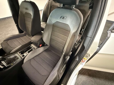 Volkswagen Golf 1.5 Golf R-Line TSi Evo Semi-Auto 5dr 58
