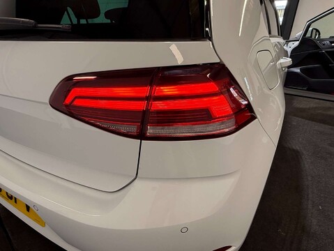 Volkswagen Golf 1.5 Golf R-Line TSi Evo Semi-Auto 5dr 63