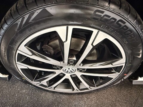Volkswagen Golf 1.5 Golf R-Line TSi Evo Semi-Auto 5dr 65