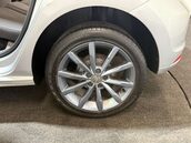 Volkswagen Polo 1.0 Polo SE Design 5dr 32