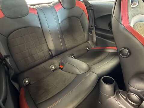 Mini Hatch 2.0 Cooper S Sport Auto 3dr 33