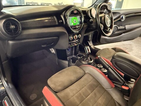 Mini Hatch 2.0 Cooper S Sport Auto 3dr 47