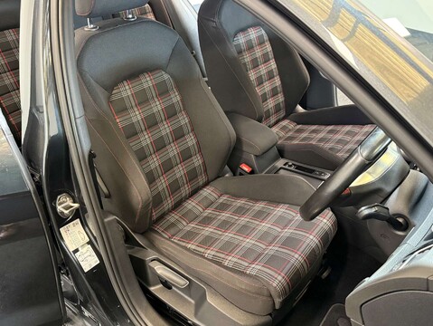 Volkswagen Golf 2.0 Golf GTi Performance 5dr 10