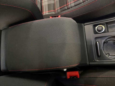 Volkswagen Golf 2.0 Golf GTi Performance 5dr 38