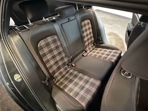 Volkswagen Golf 2.0 Golf GTi Performance 5dr 40