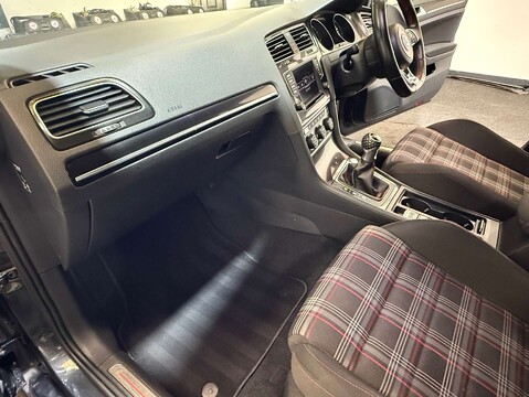 Volkswagen Golf 2.0 Golf GTi Performance 5dr 54
