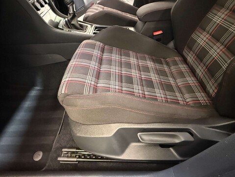 Volkswagen Golf 2.0 Golf GTi Performance 5dr 55