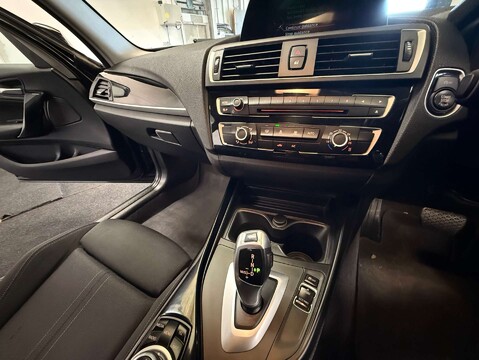 BMW 1 Series 1.5 118I Sport Auto 5dr 23