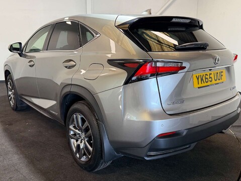 Lexus NX 2.5 NX 300h Luxury CVT 4WD 5dr 4