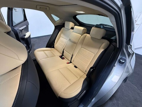 Lexus NX 2.5 NX 300h Luxury CVT 4WD 5dr 41