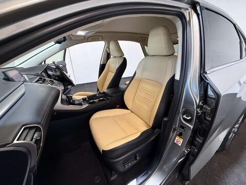 Lexus NX 2.5 NX 300h Luxury CVT 4WD 5dr 45