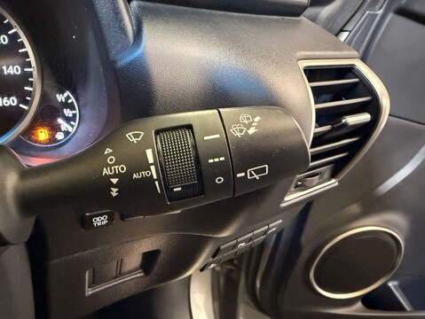 Lexus NX 2.5 NX 300h Luxury CVT 4WD 5dr 21
