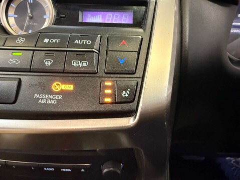 Lexus NX 2.5 NX 300h Luxury CVT 4WD 5dr 26