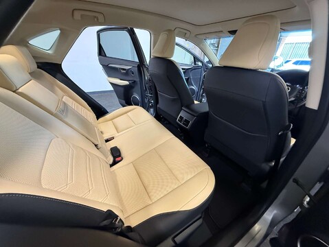 Lexus NX 2.5 NX 300h Luxury CVT 4WD 5dr 34
