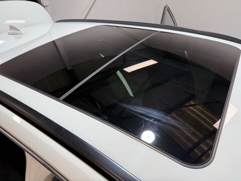 BMW 3 Series 2.0 328i Luxury Auto 5dr 35