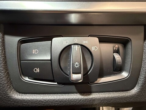 BMW 3 Series 2.0 328i Luxury Auto 5dr 18