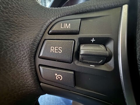 BMW 3 Series 2.0 328i Luxury Auto 5dr 22