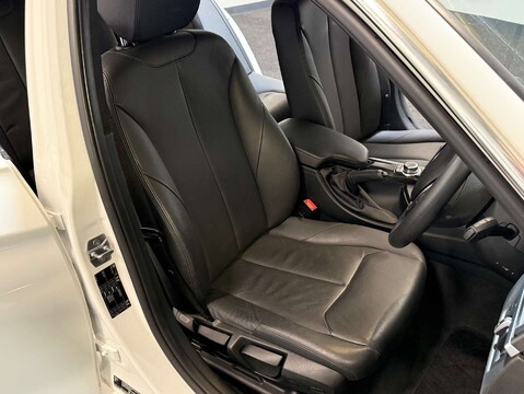 BMW 3 Series 2.0 328i Luxury Auto 5dr 11