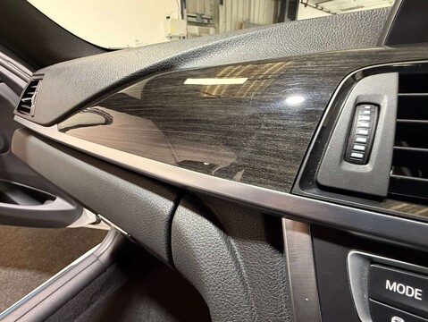 BMW 3 Series 2.0 328i Luxury Auto 5dr 29