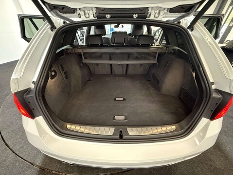 BMW 3 Series 2.0 328i Luxury Auto 5dr 45
