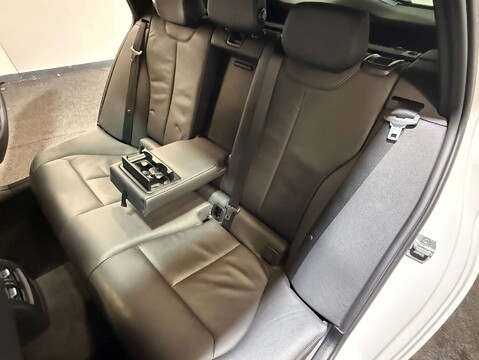 BMW 3 Series 2.0 328i Luxury Auto 5dr 54