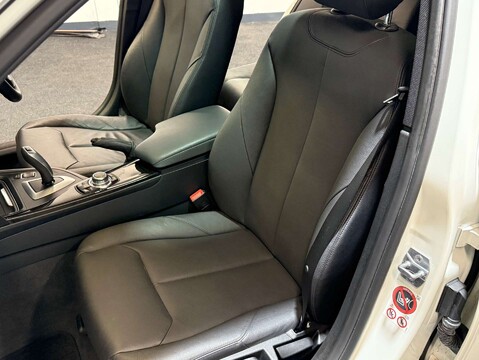 BMW 3 Series 2.0 328i Luxury Auto 5dr 56