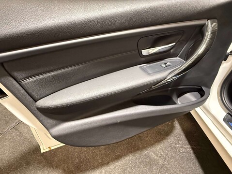 BMW 3 Series 2.0 328i Luxury Auto 5dr 57