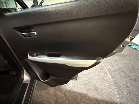 Suzuki Vitara 1.6 Vitara SZ5 Urban Allgrip Auto 4WD 5dr 33