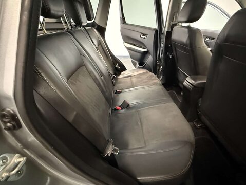 Suzuki Vitara 1.6 Vitara SZ5 Urban Allgrip Auto 4WD 5dr 37