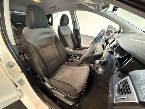 Hyundai i30 1.6 i30 Style Nav CRDi Auto 5dr 14