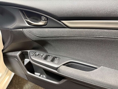 Honda Civic 1.0 Civic SR VTec 5dr 12