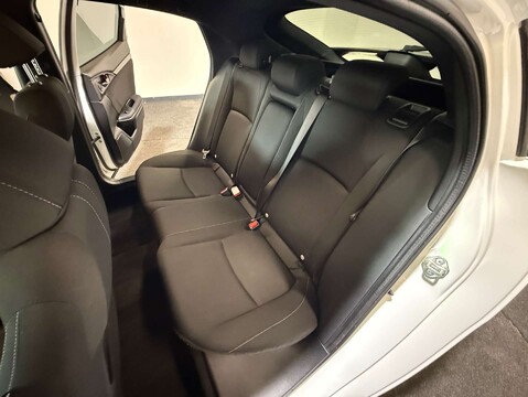 Honda Civic 1.0 Civic SR VTec 5dr 35
