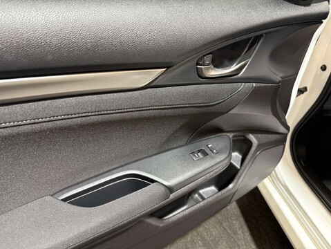 Honda Civic 1.0 Civic SR VTec 5dr 37