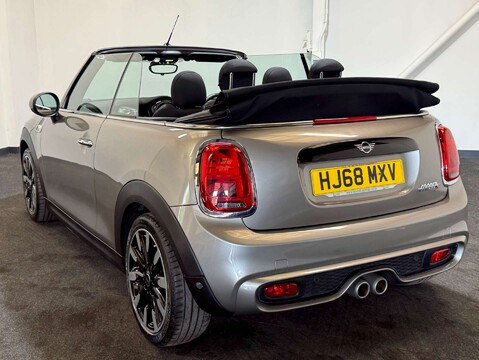 Mini Convertible 2.0 Cooper S 2dr 10