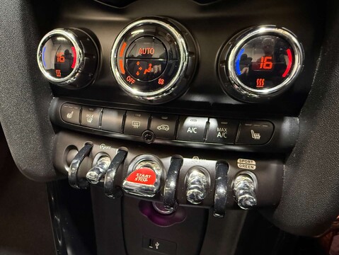 Mini Convertible 2.0 Cooper S 2dr 23