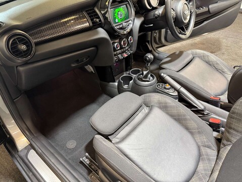 Mini Convertible 2.0 Cooper S 2dr 43