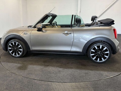 Mini Convertible 2.0 Cooper S 2dr 9