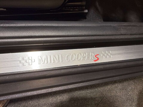 Mini Convertible 2.0 Cooper S 2dr 34