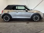 Mini Convertible 2.0 Cooper S 2dr 6
