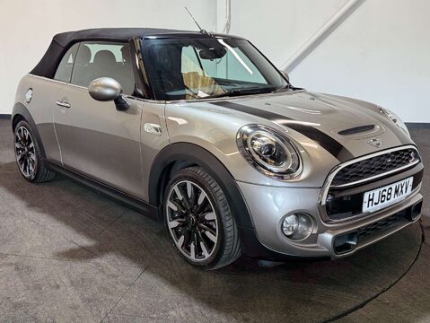 Mini Convertible 2.0 Cooper S 2dr 7