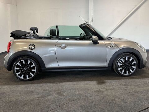 Mini Convertible 2.0 Cooper S 2dr 14