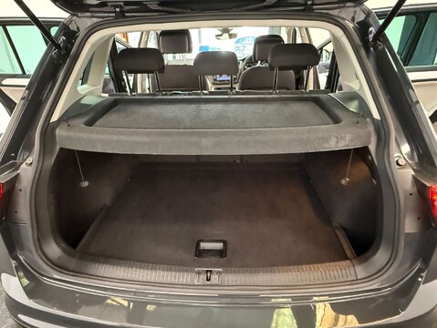 Volkswagen Tiguan 1.4 Tiguan SE Nav TSi BlueMotion Technology 5dr 46